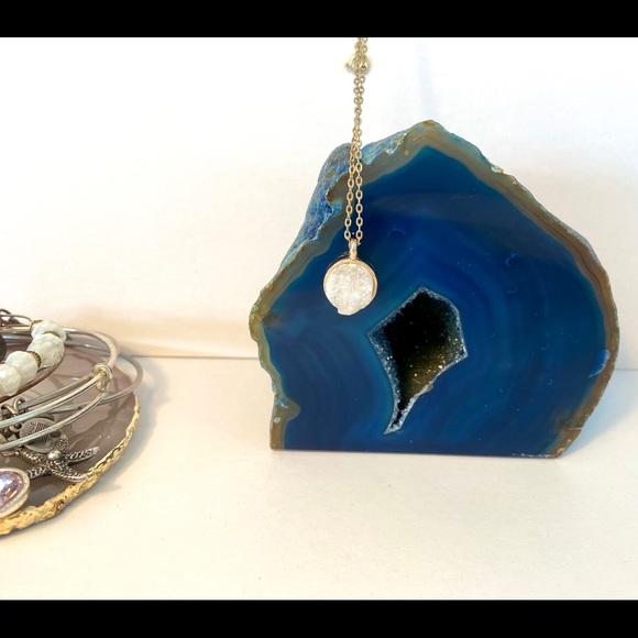 white crystal druzy necklace - Picture 6 of 7